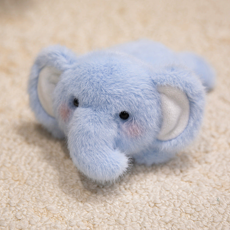 Imán de nevera con muñeca de peluche adorable